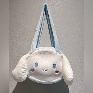 Fluffy Cinna face shoulder bag